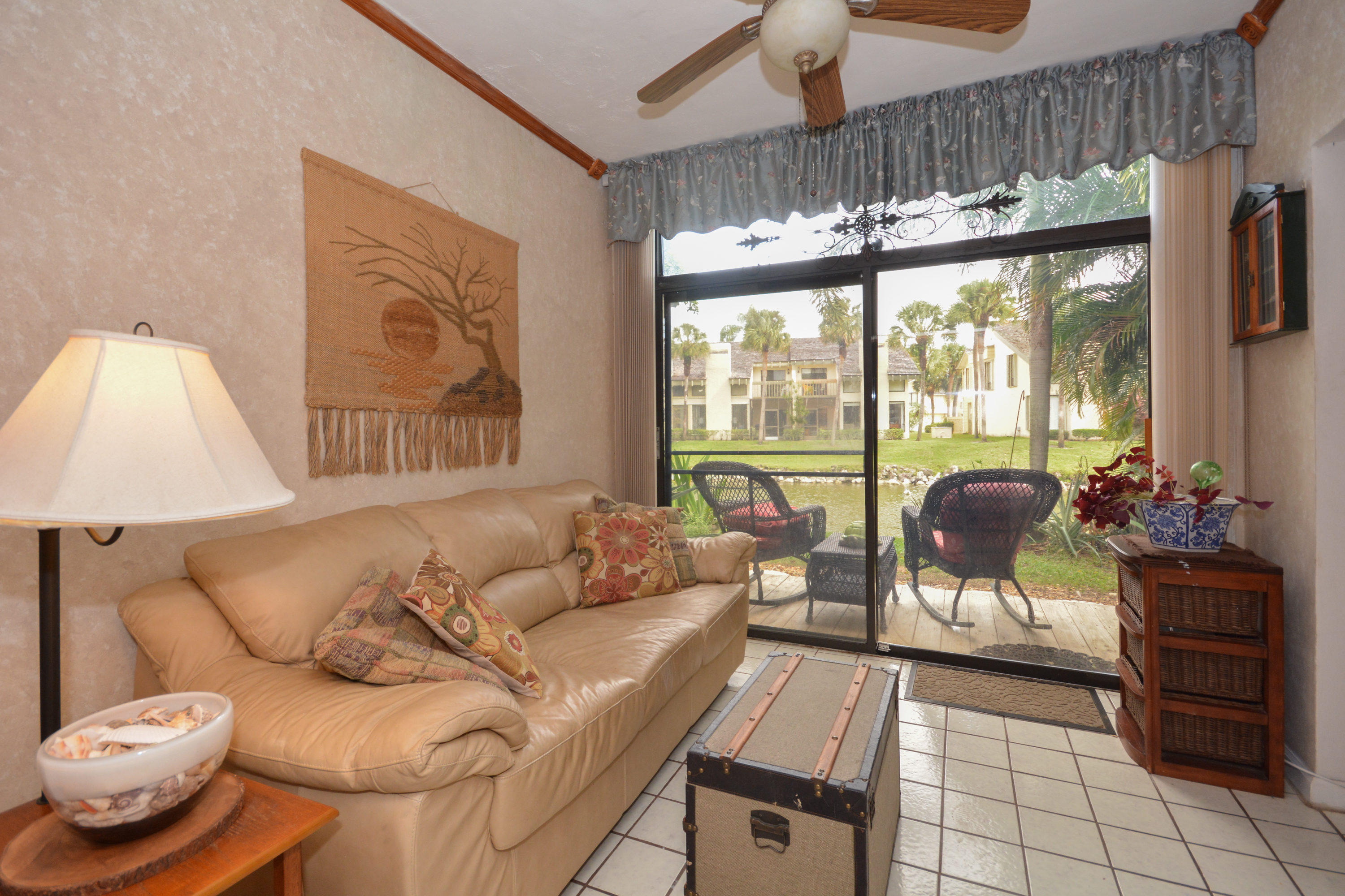 6071 Glendale Drive Boca Raton, FL 33433 - Photo 12 of 34 Famly Room