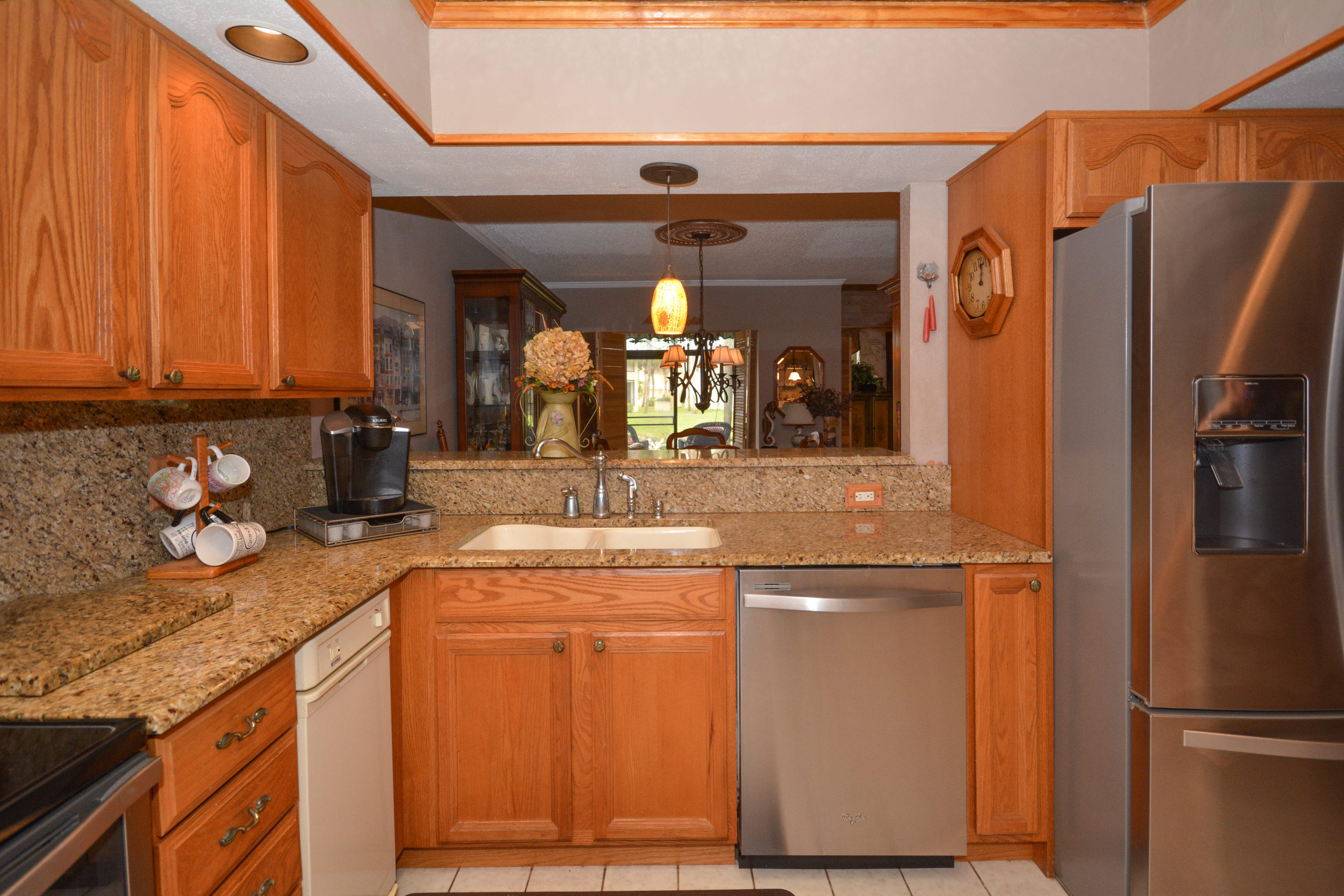 6071 Glendale Drive Boca Raton, FL 33433 - Photo 5 of 34 Kitchen