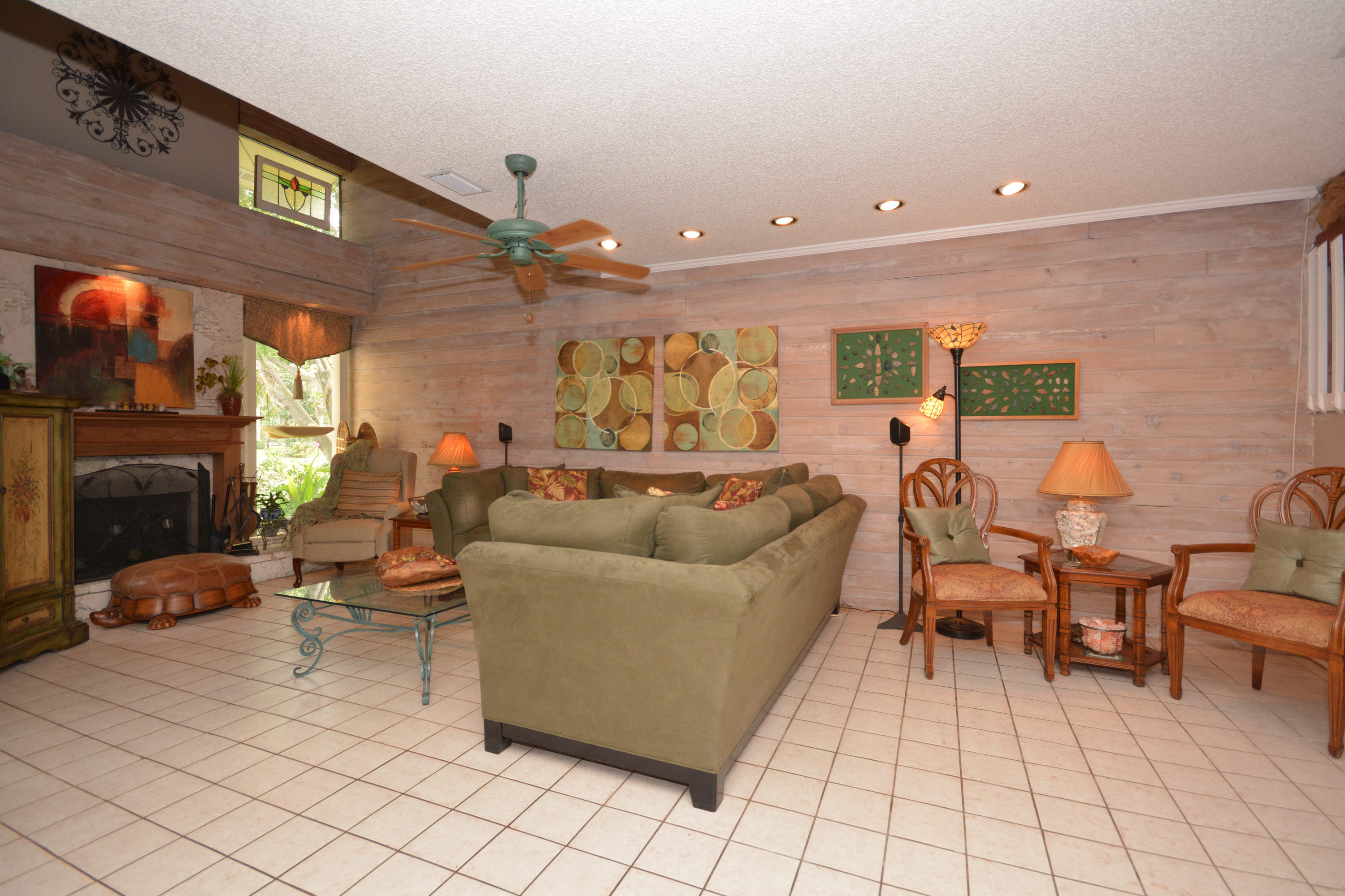 6071 Glendale Drive Boca Raton, FL 33433 - Photo 10 of 34 Living Room