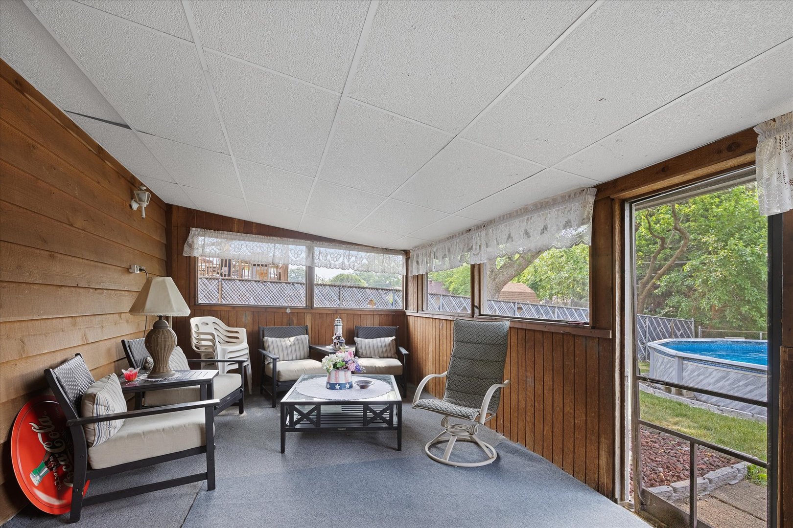 6349 Forestview Drive Oak Forest, IL 60452 - Photo 16 of 18 a outdoor living space with furniture and garden view