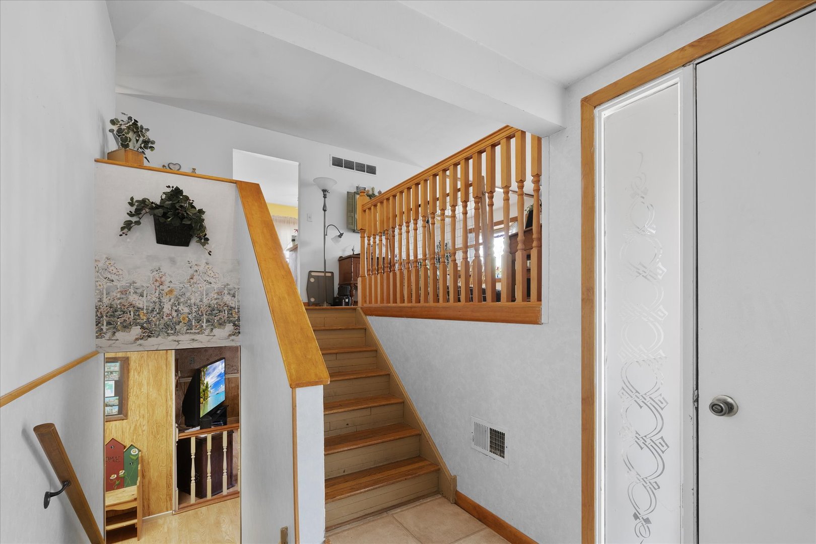 6349 Forestview Drive Oak Forest, IL 60452 - Photo 2 of 18 a view of a entryway door of the house
