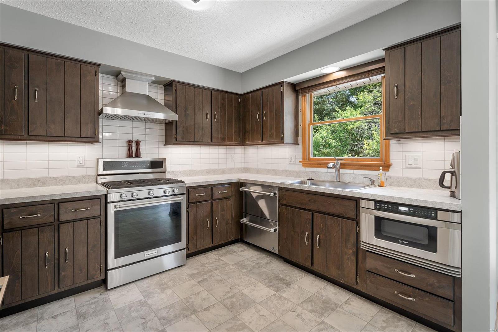 8 Ardwick Drive St. Peters, MO 63376 - Photo 7 of 31