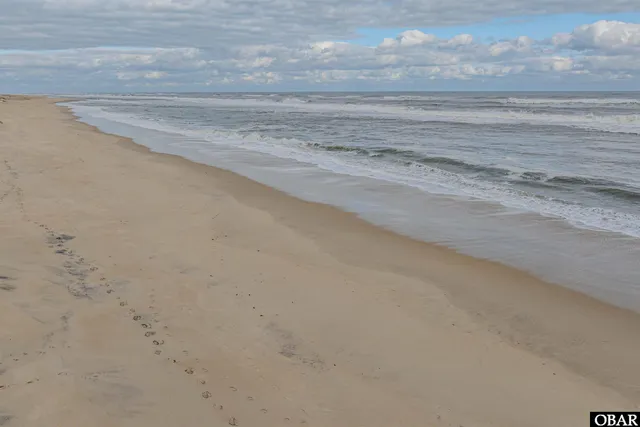 $469,000 | 40270 Croaker Court, Avon, NC 27915