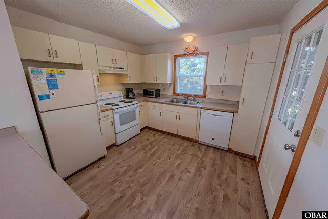 $469,000 | 40270 Croaker Court, Avon, NC 27915