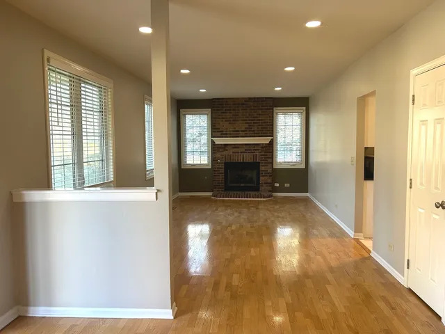 $2,800 | 1227 South Parkside Drive, Palatine, IL 60067