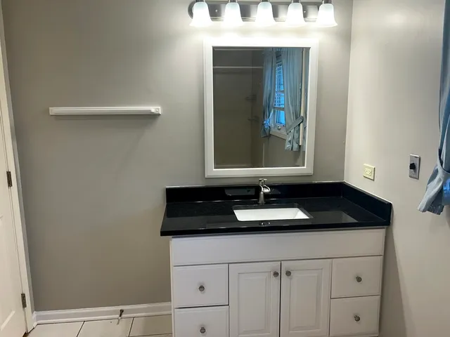 $2,800 | 1227 South Parkside Drive, Palatine, IL 60067