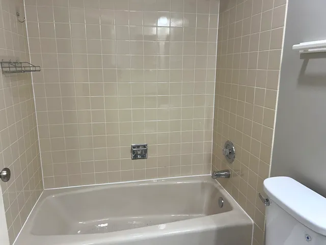 $2,800 | 1227 South Parkside Drive, Palatine, IL 60067