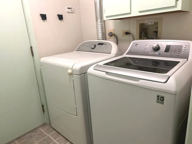 $2,800 | 1227 South Parkside Drive, Palatine, IL 60067