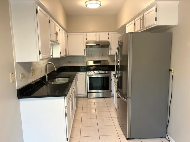 $2,800 | 1227 South Parkside Drive, Palatine, IL 60067