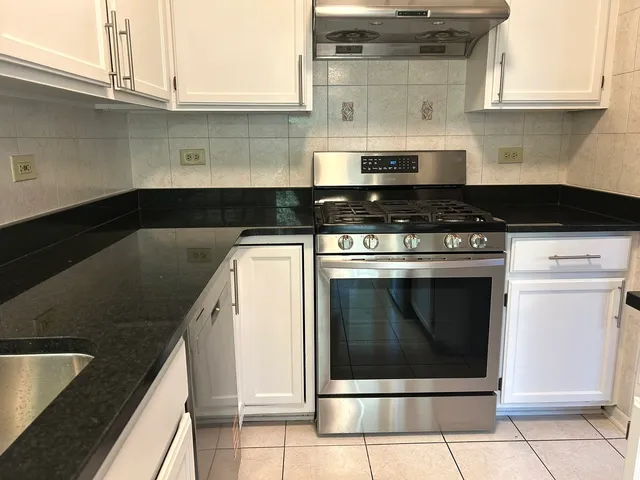 $2,800 | 1227 South Parkside Drive, Palatine, IL 60067