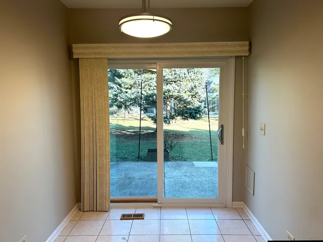 $2,800 | 1227 South Parkside Drive, Palatine, IL 60067