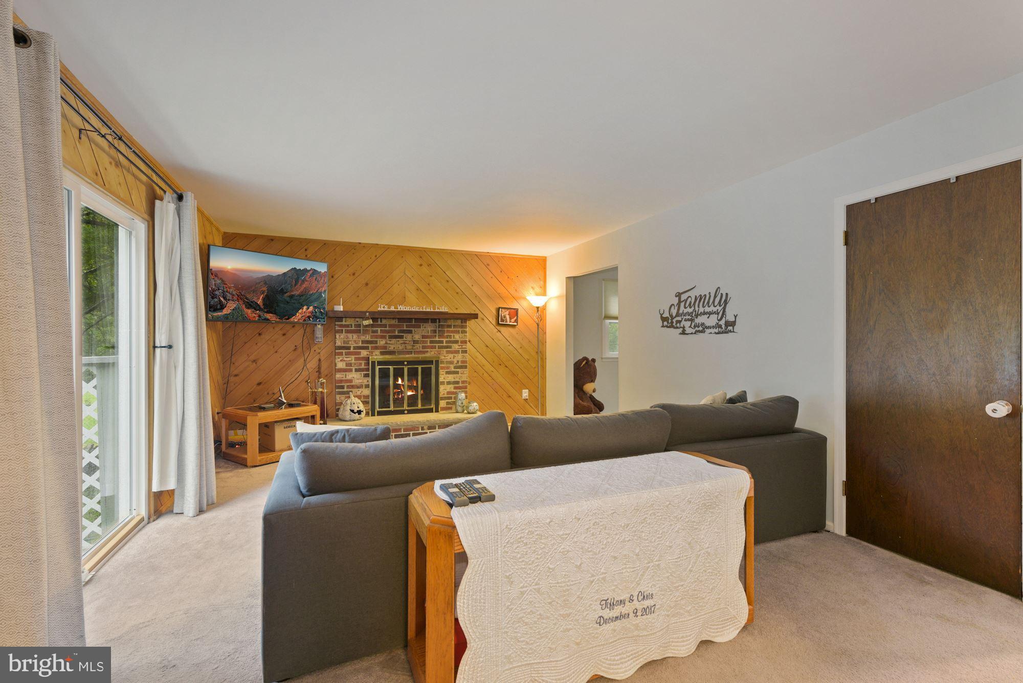 11 Goosepond Road Tabernacle, NJ 08088 - Photo 14 of 28 Living room