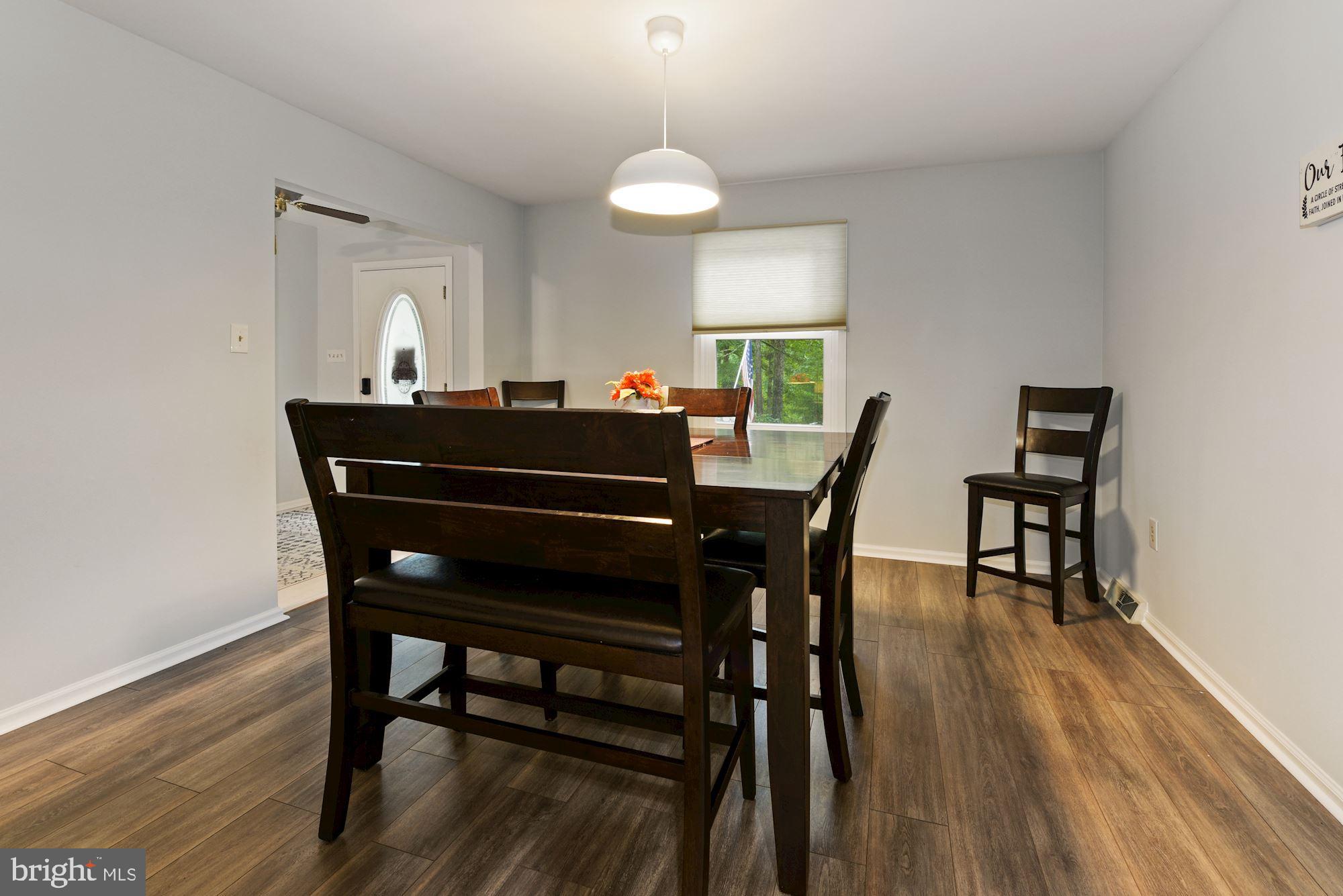 11 Goosepond Road Tabernacle, NJ 08088 - Photo 8 of 28 Dining room