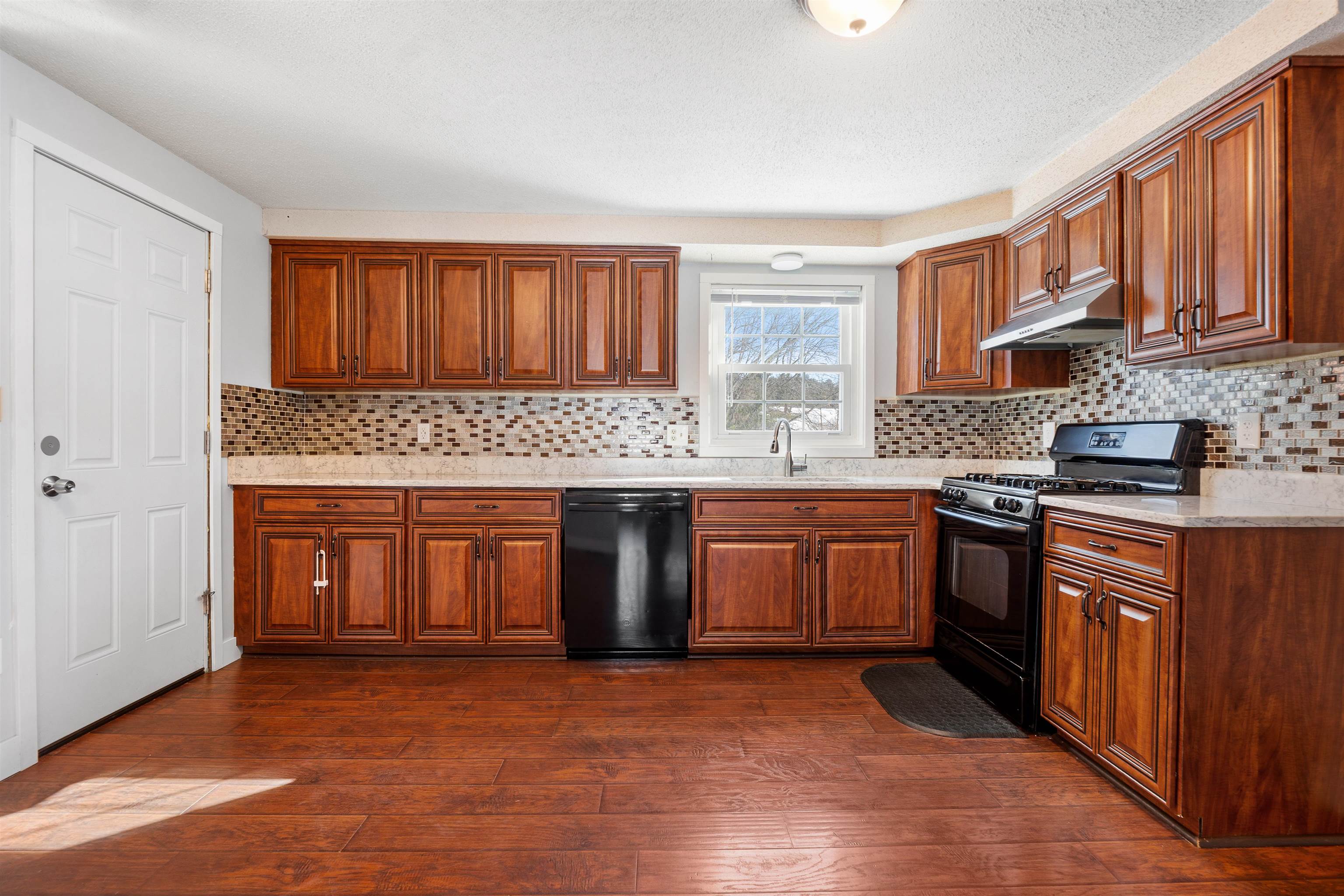 13 Sunnyside Lane, Unit L Derry, NH 03038 - Photo 12 of 30