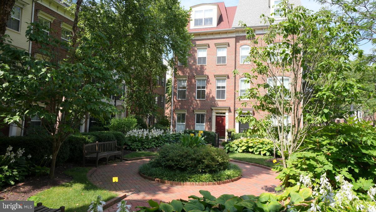 722 Capitol Square Place Southwest Washington, DC 20024 - Photo 1 of 29