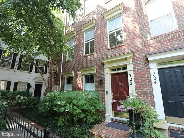 $5,950 | 722 Capitol Square Place Southwest, Washington, DC 20024