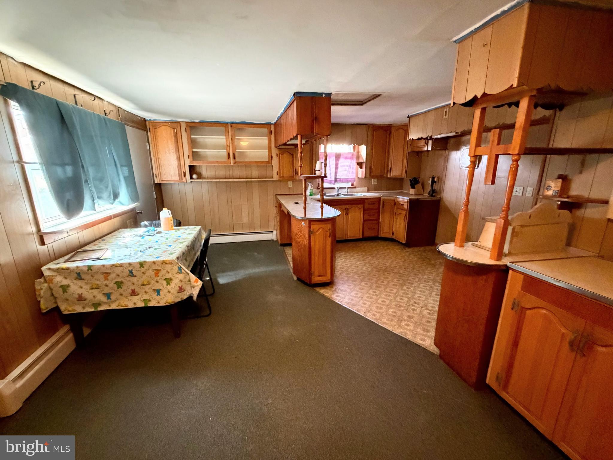34 West Hanover Street Gettysburg, PA 17325 - Photo 22 of 30 a bedroom with furniture and a large window