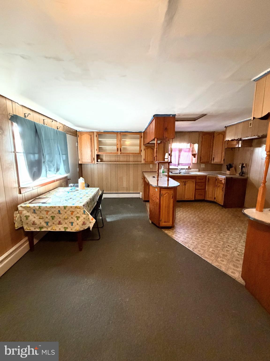 34 West Hanover Street Gettysburg, PA 17325 - Photo 23 of 30 a bedroom with furniture and window