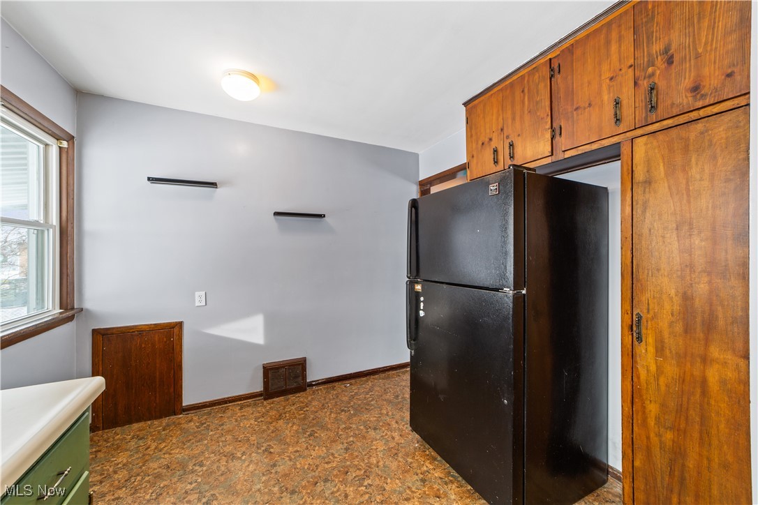 16379 Hummel Road Brook Park, OH 44142 - Photo 6 of 17 Gallery Image 6