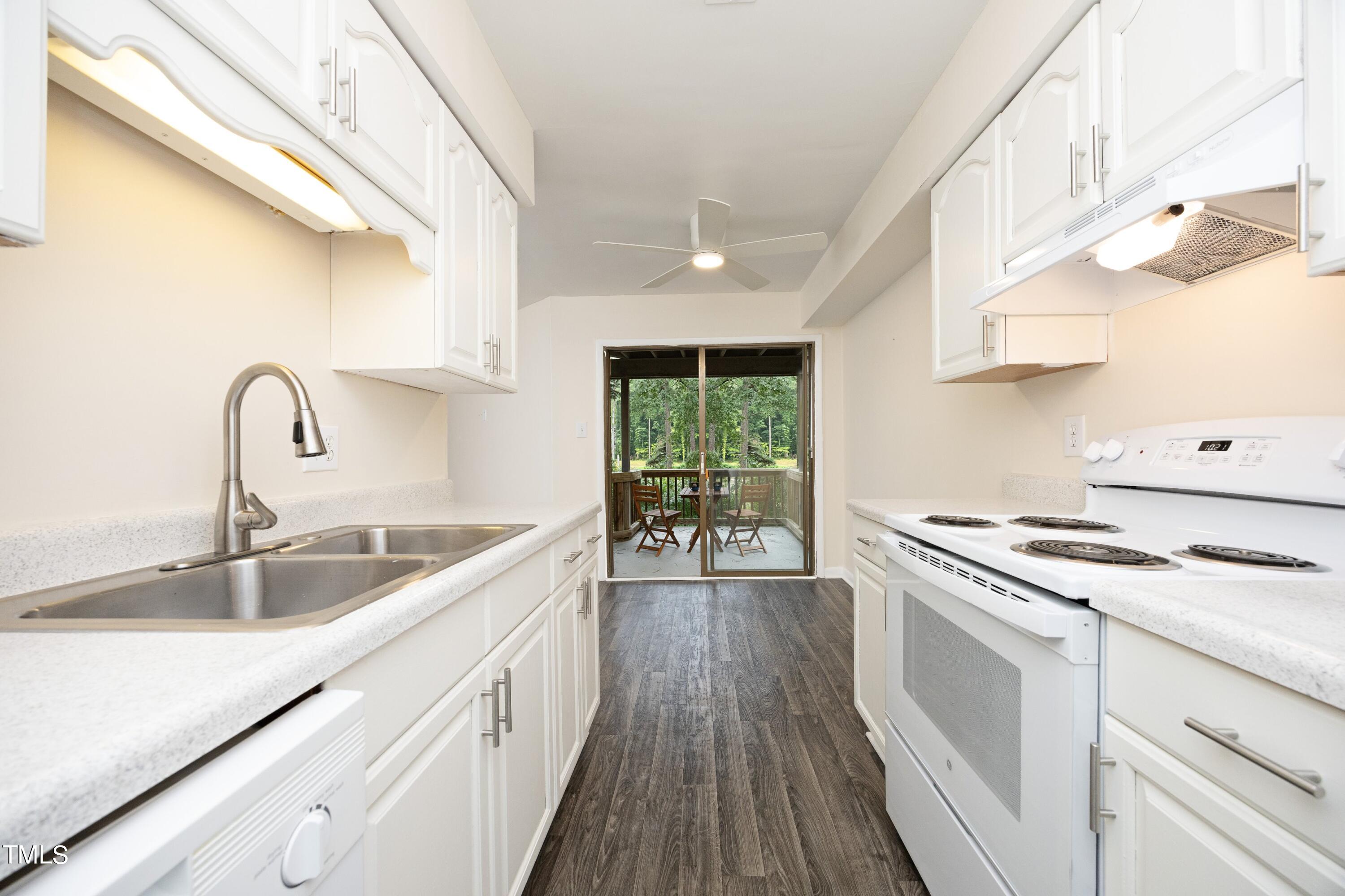 630 Pine Ridge Place Raleigh, NC 27609 - Photo 8 of 29 11Kitchen