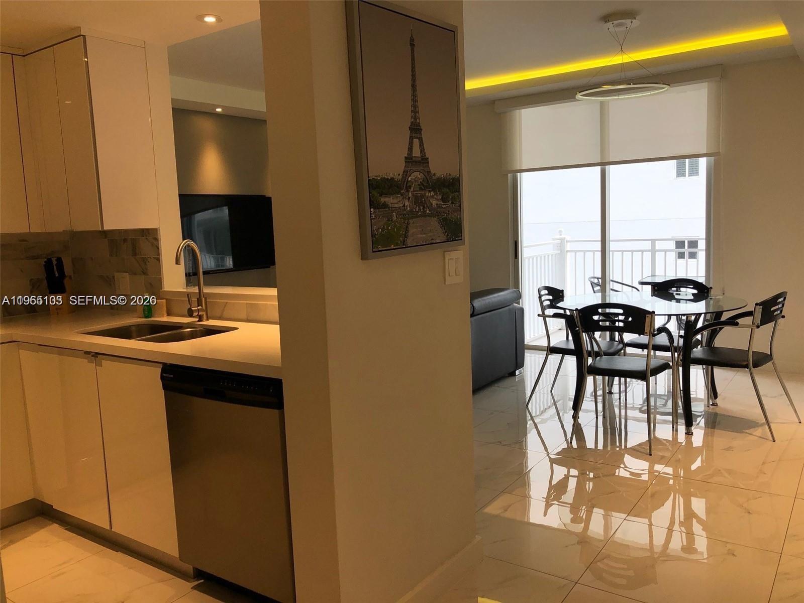 185 Southeast 14th Terrace, Unit 2001 Miami, FL 33131 - Photo 2 of 12