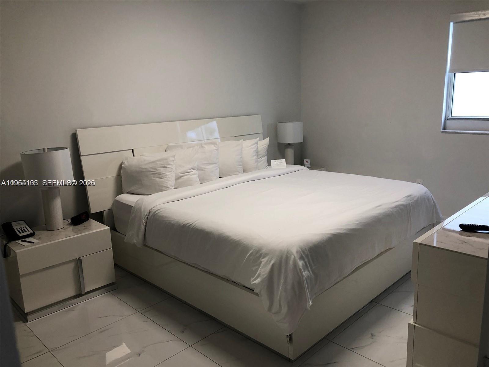 185 Southeast 14th Terrace, Unit 2001 Miami, FL 33131 - Photo 10 of 12