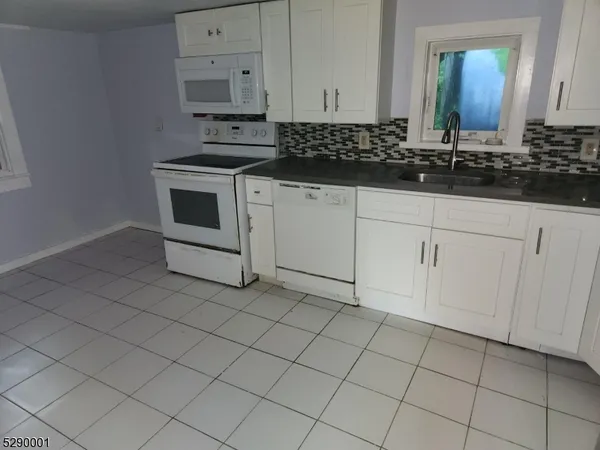 $2,300 | 72 Glenwood Mt Road, Vernon, NJ 07461