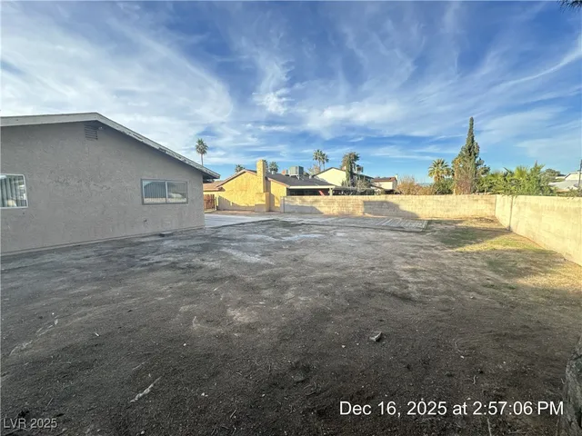 $1,900 | 3674 Duneville Street, Las Vegas, NV 89103