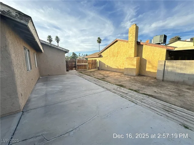 $1,900 | 3674 Duneville Street, Las Vegas, NV 89103