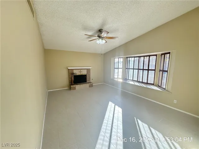 $1,900 | 3674 Duneville Street, Las Vegas, NV 89103