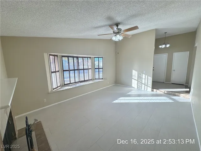 $1,900 | 3674 Duneville Street, Las Vegas, NV 89103