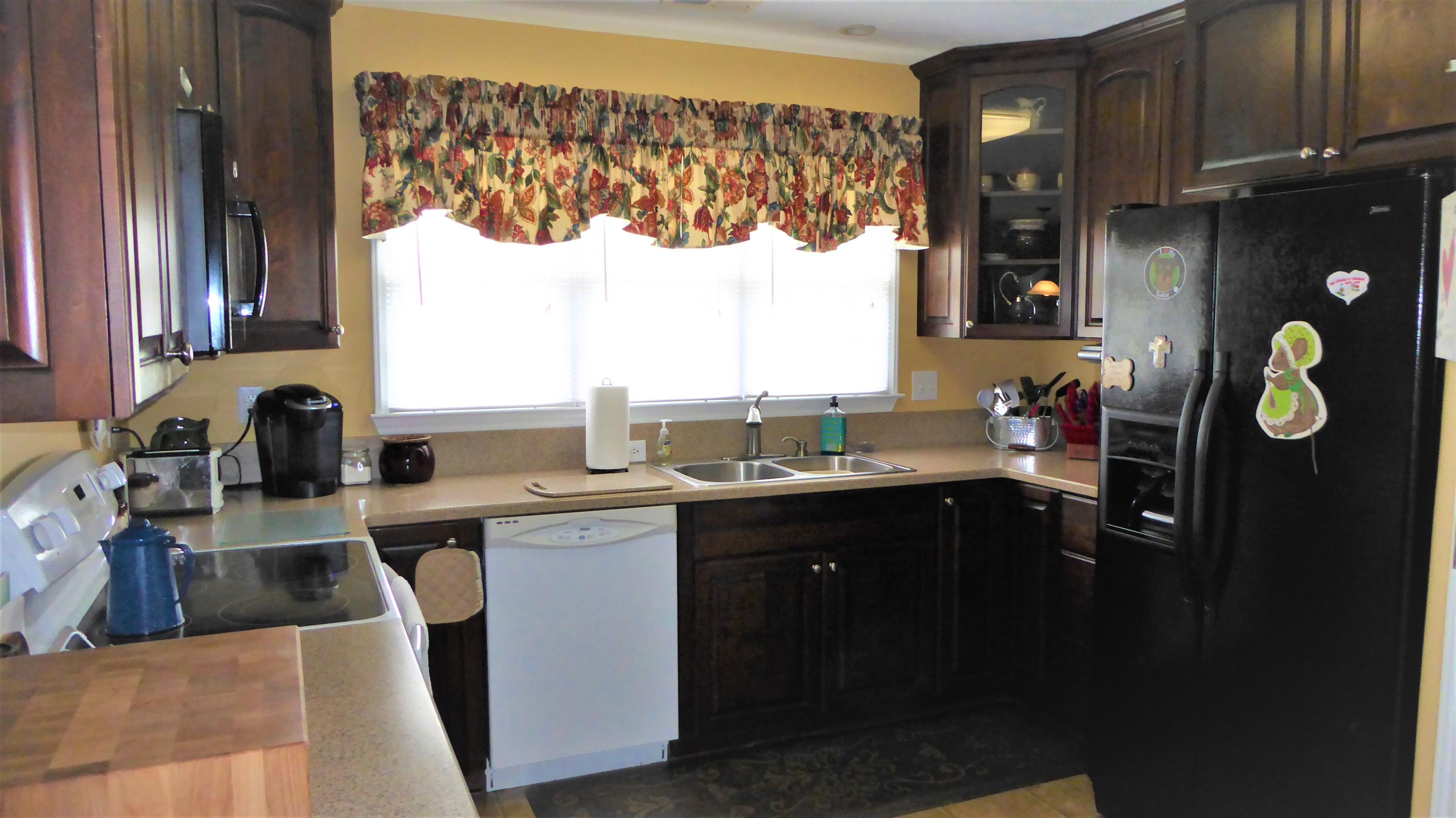 38 Bernard Road Rocky Mount, VA 24151 - Photo 20 of 33 20 Kitchen