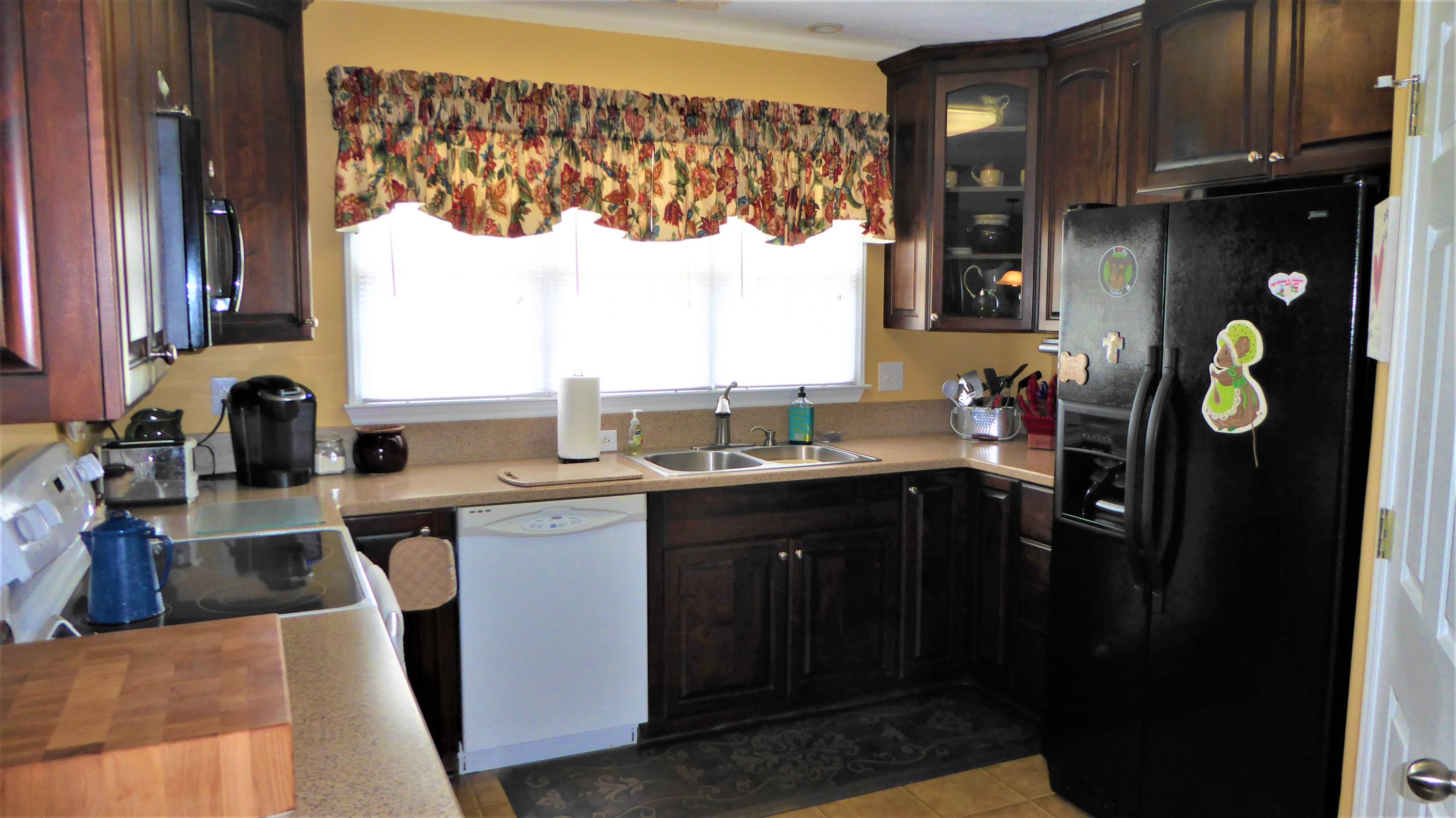 38 Bernard Road Rocky Mount, VA 24151 - Photo 4 of 33 4 Kitchen
