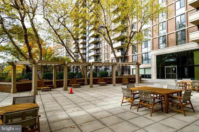 $4,000 | 4620 North Park Avenue, Unit 1003W, Chevy Chase, MD 20815