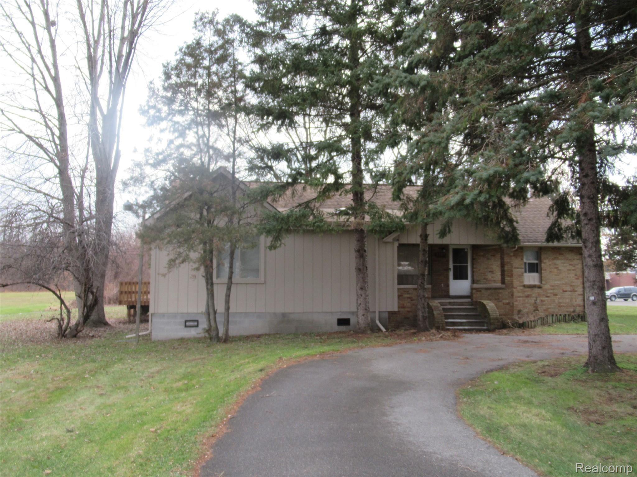 8205 Wayne Road Romulus, MI 48174 - Photo 2 of 26 IMG_4421.JPG