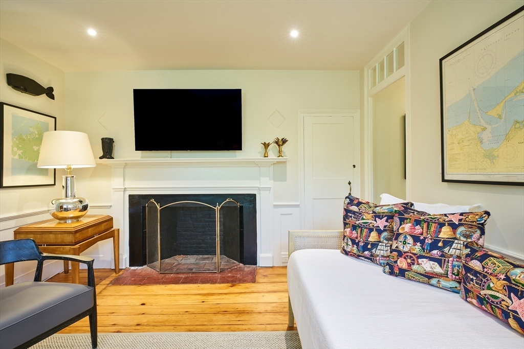 33 Milk Street Nantucket, MA 02554 - Photo 15 of 33