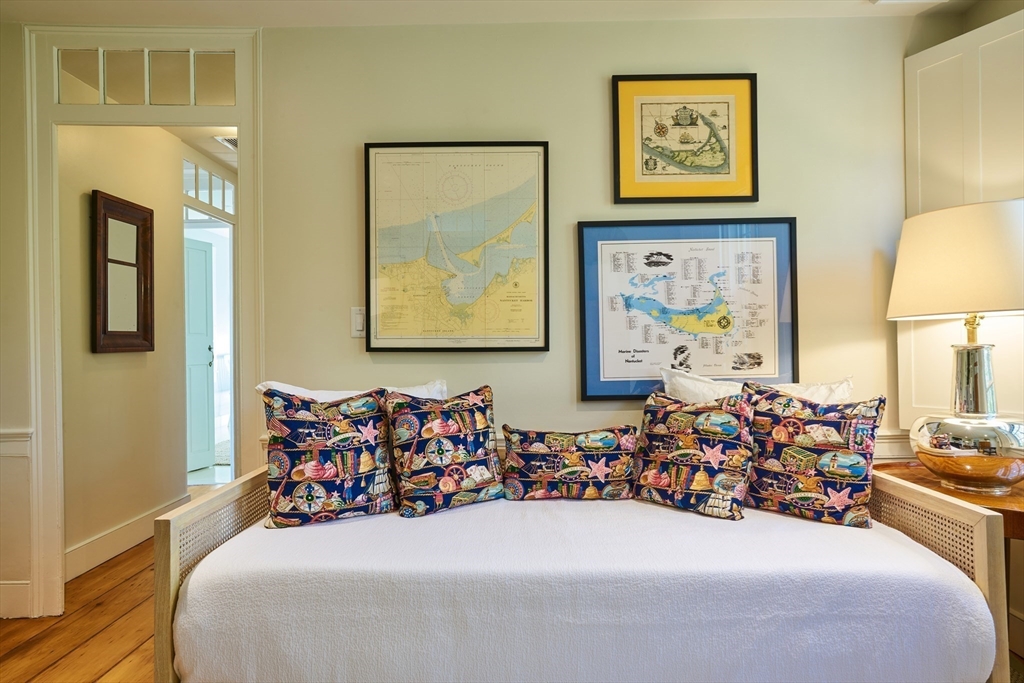 33 Milk Street Nantucket, MA 02554 - Photo 16 of 33