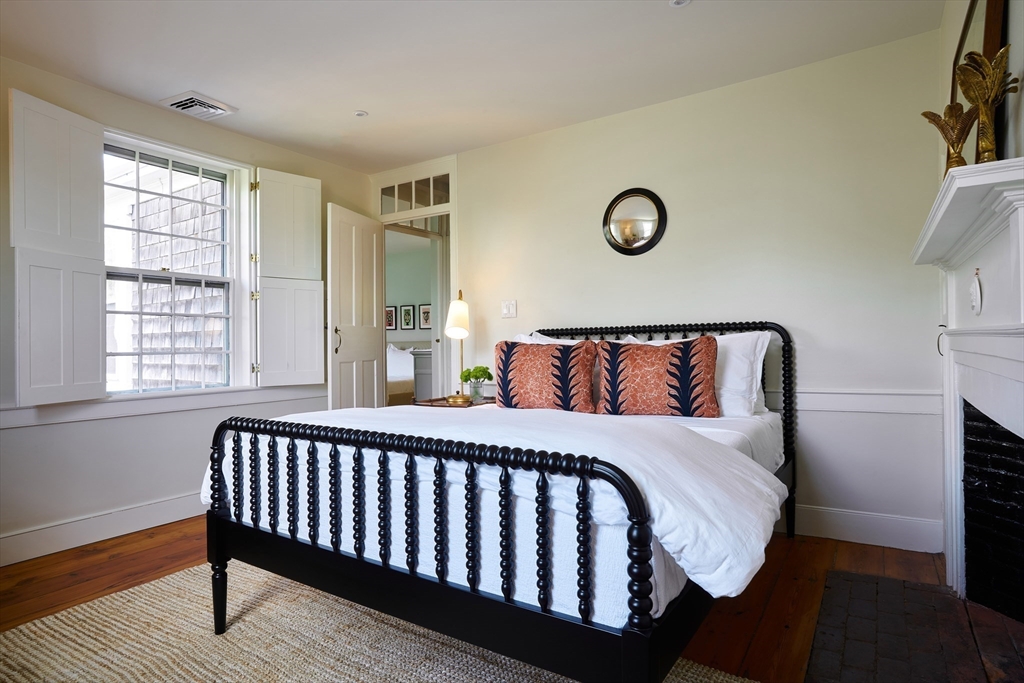 33 Milk Street Nantucket, MA 02554 - Photo 18 of 33