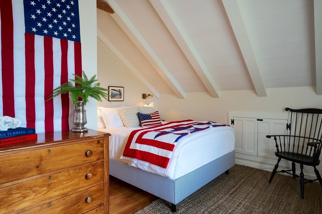 33 Milk Street Nantucket, MA 02554 - Photo 24 of 33