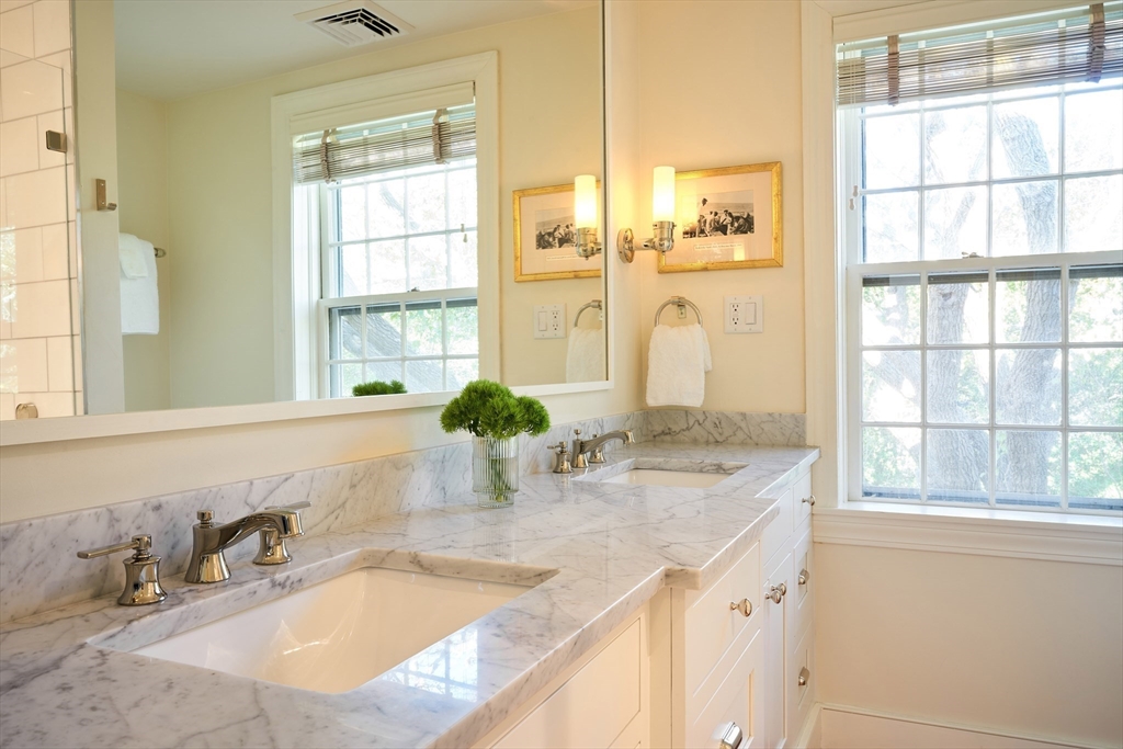 33 Milk Street Nantucket, MA 02554 - Photo 28 of 33