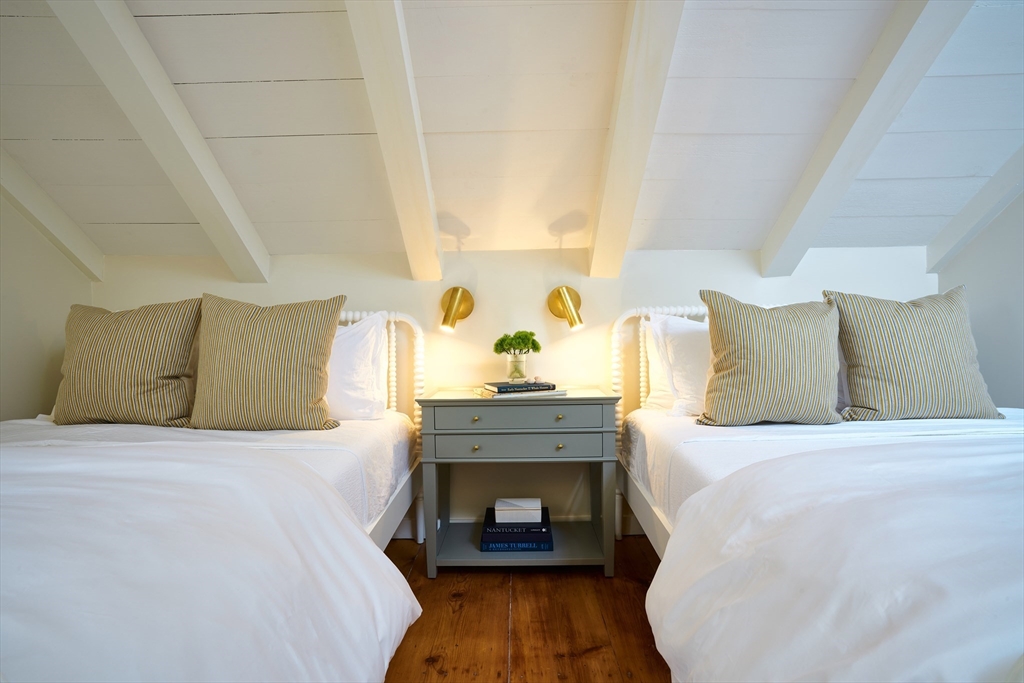 33 Milk Street Nantucket, MA 02554 - Photo 30 of 33