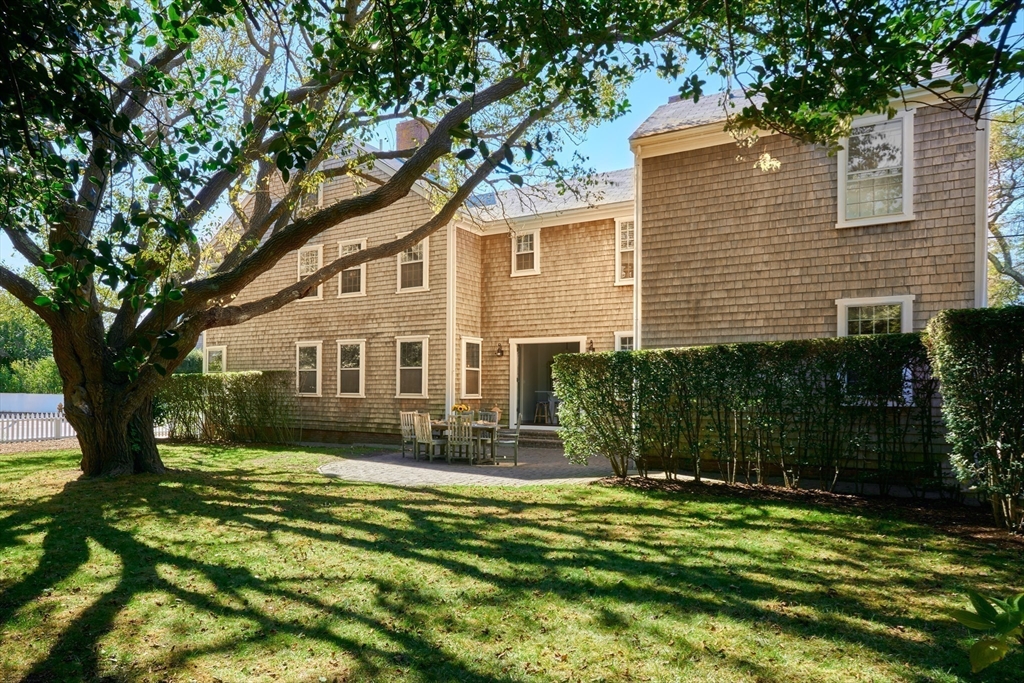 33 Milk Street Nantucket, MA 02554 - Photo 31 of 33
