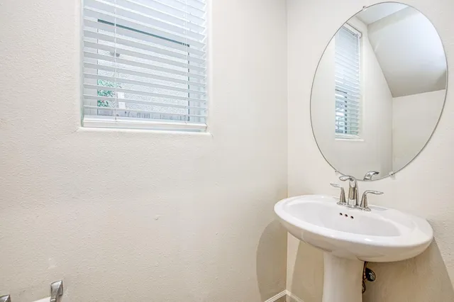 $400,000 | 5450 West Santa Barbara Drive, Fresno, CA 93722