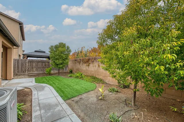 $400,000 | 5450 West Santa Barbara Drive, Fresno, CA 93722