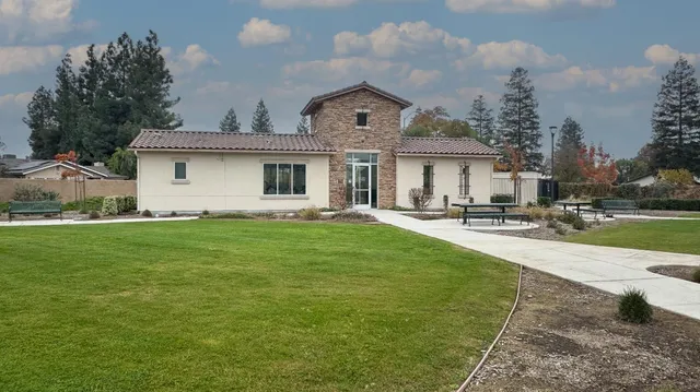 $400,000 | 5450 West Santa Barbara Drive, Fresno, CA 93722