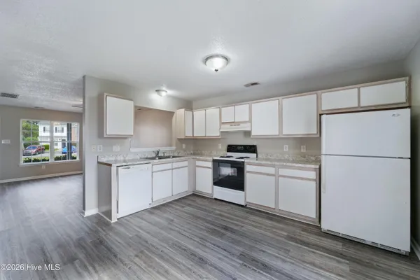 $164,900 | 207 Pinegrove Court, Jacksonville, NC 28546