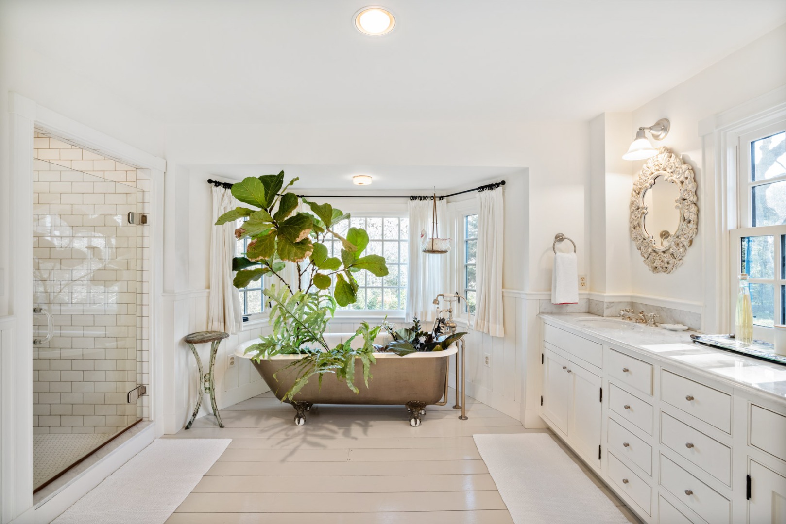 85 North Reservoir Road Vineyard Haven, MA 02568 - Photo 27 of 42 a view of a entryway with furniture and mirror