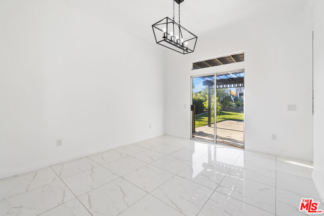 6758 Ridgeline Avenue San Bernardino, CA 92407 - Photo 11 of 67