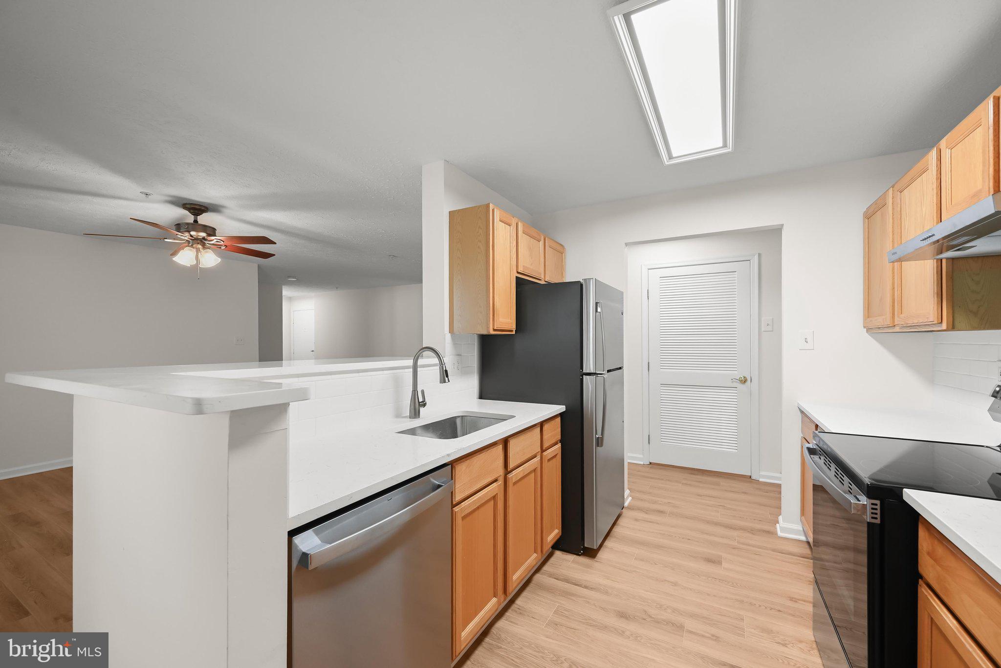 10101 Ridge Manor Terrace, Unit B Damascus, MD 20872 - Photo 16 of 39 Kitchen