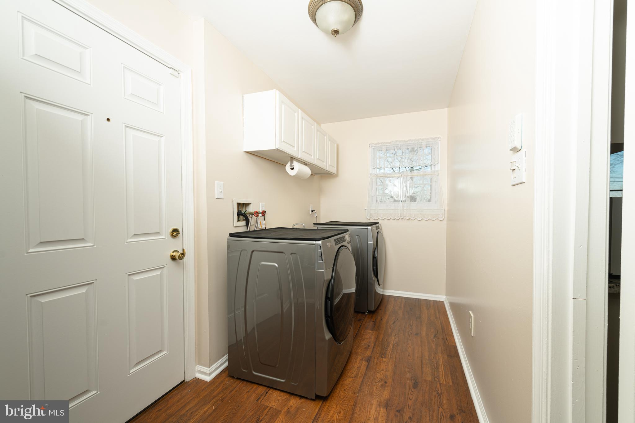 72 Rosalind Circle Sicklerville, NJ 08081 - Photo 17 of 47 a view of hallway with wooden floor